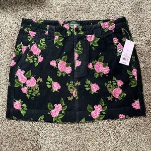 Adorable Rose Pattern Cordoroy Skirt-Size 10
